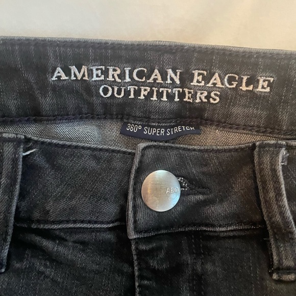AMERICAN EAGLE JEAN SHORTS - Picture 2 of 2